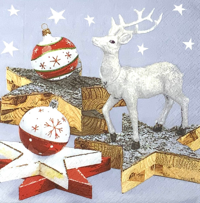 White Reindeer with Wooden Stars - weißes Renntier
