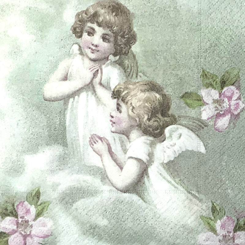 Niños ángeles rezando